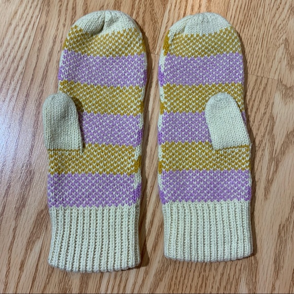 Vintage Mittens soft cream purple chevron retro perfect gift whimsical cream - Picture 3 of 3